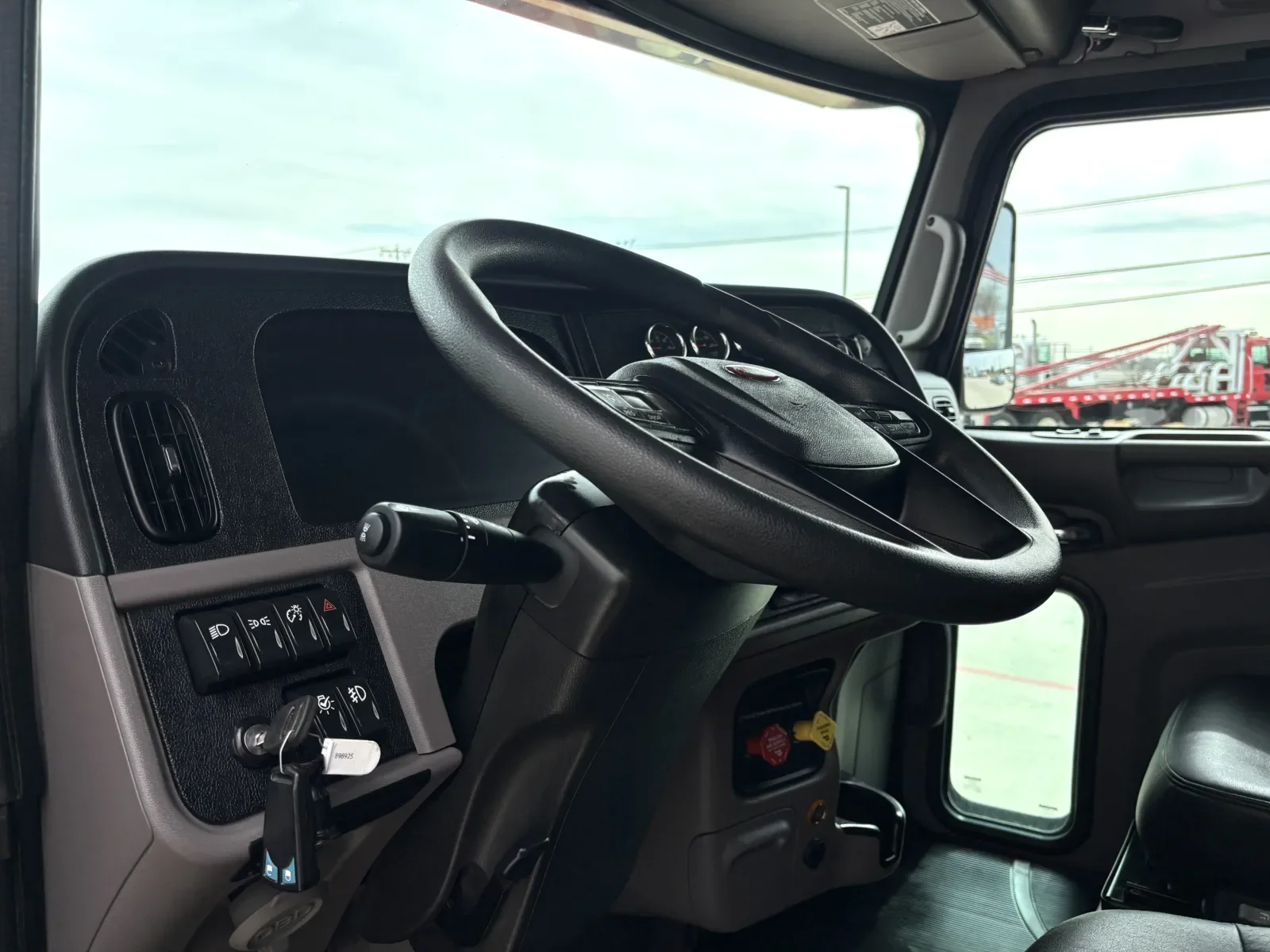 2024 Peterbilt 389 - image 15