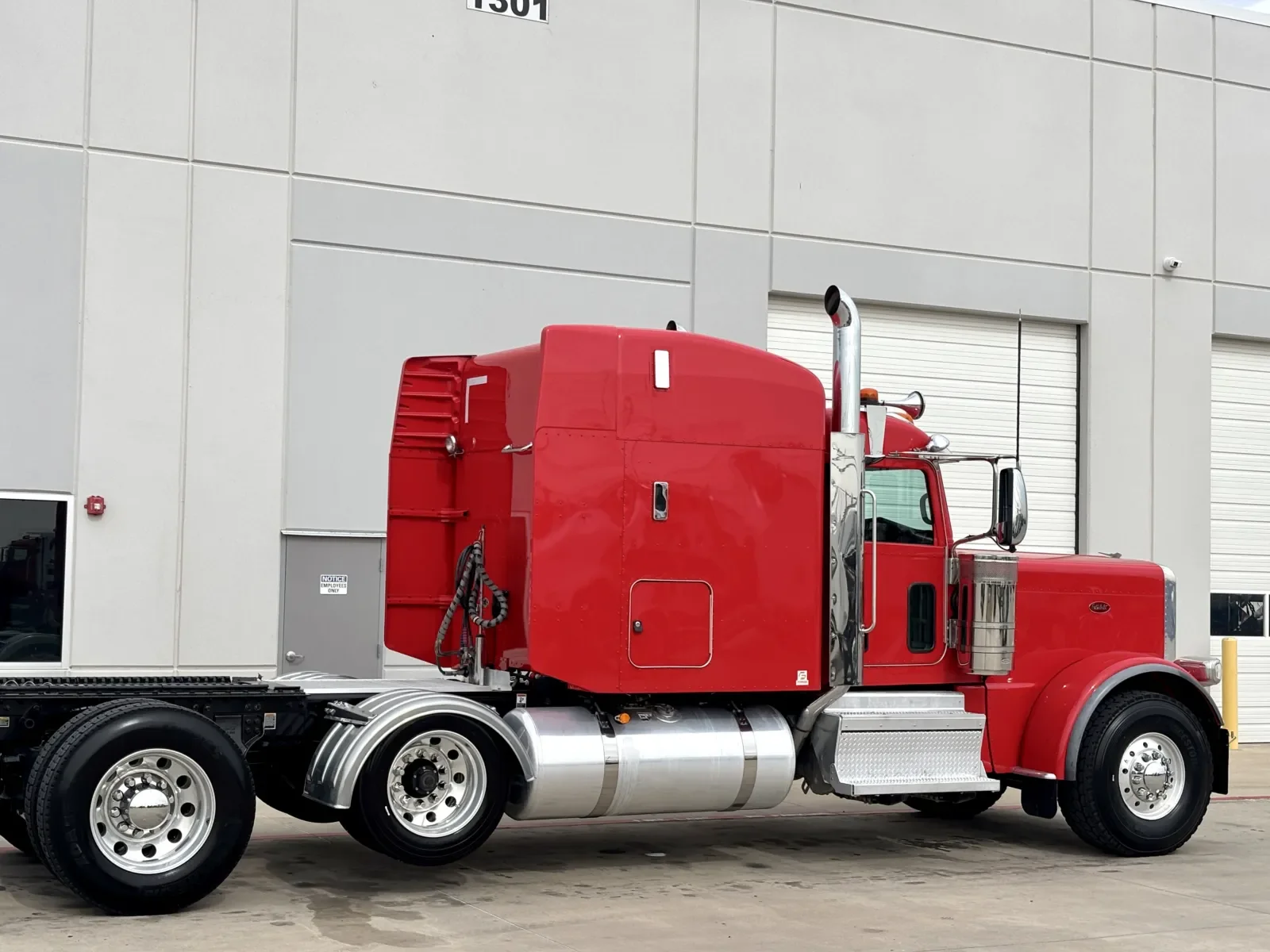 2024 Peterbilt 389 in Hutchins, TX — photo 7