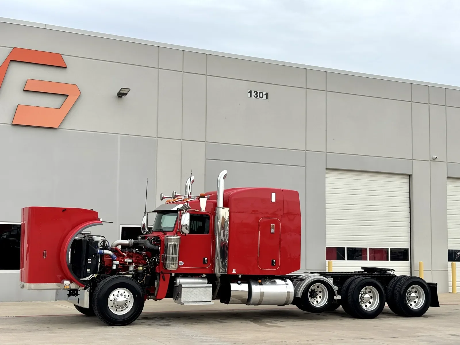 2024 Peterbilt 389 in Hutchins, TX — photo 10