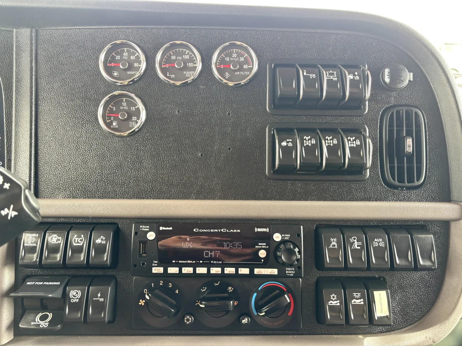 2024 Peterbilt 389 in Hutchins, TX — photo 17