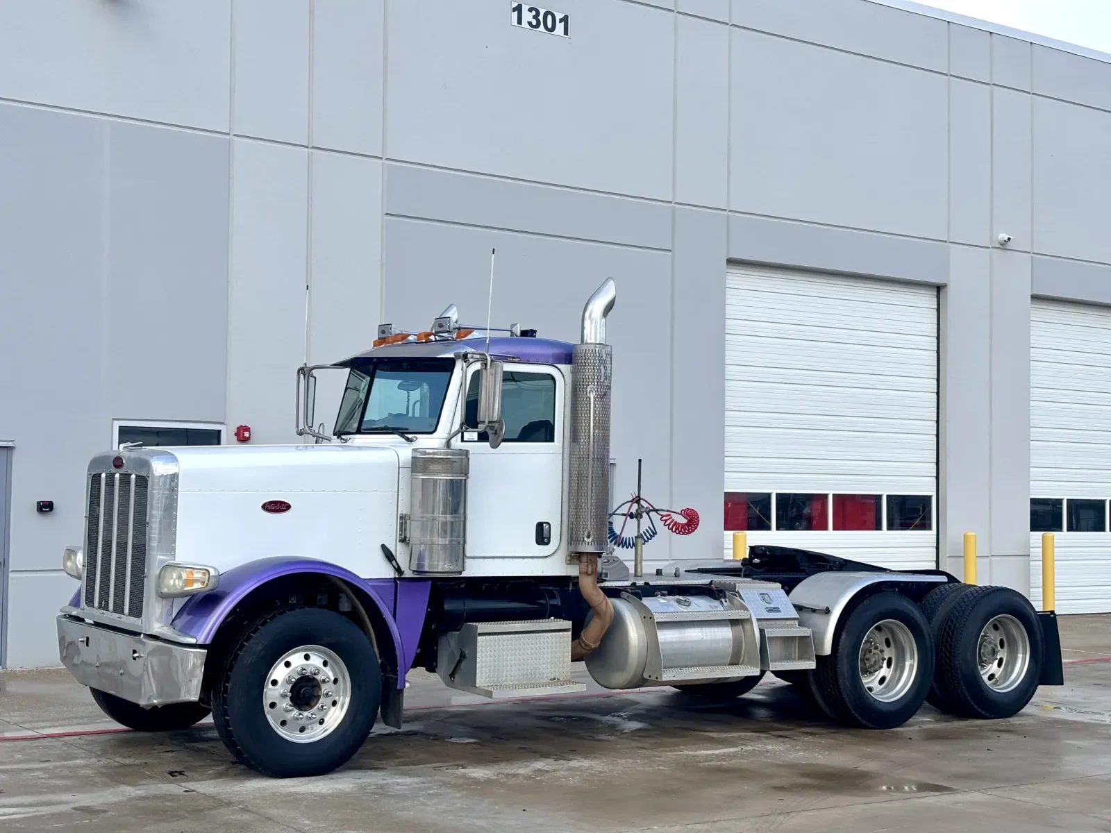 2008 Peterbilt 388 in Hutchins, TX — photo 2