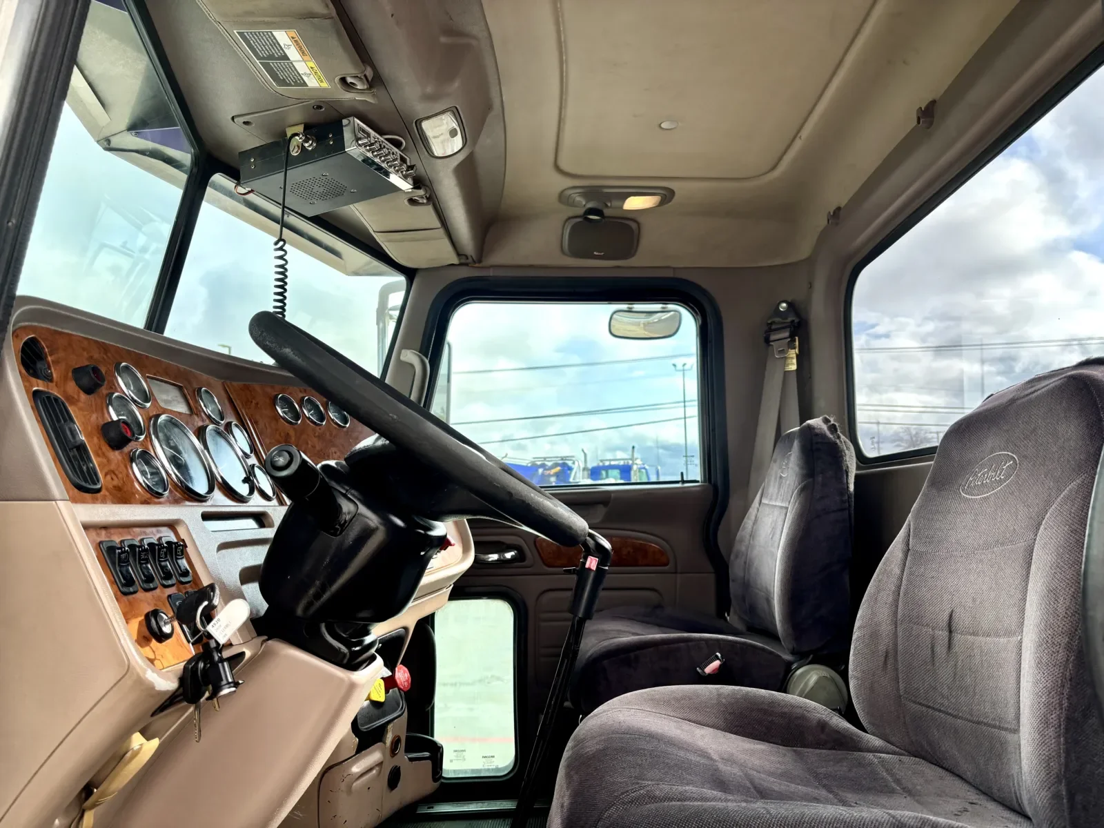 2008 Peterbilt 388 in Hutchins, TX — photo 14