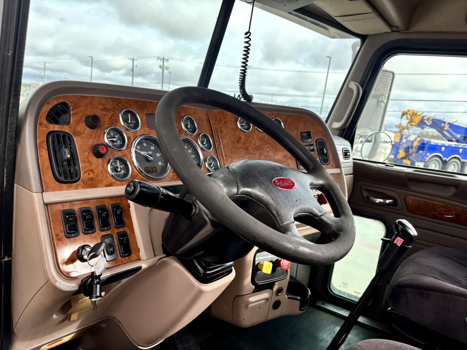 2008 Peterbilt 388 in Hutchins, TX — photo 15