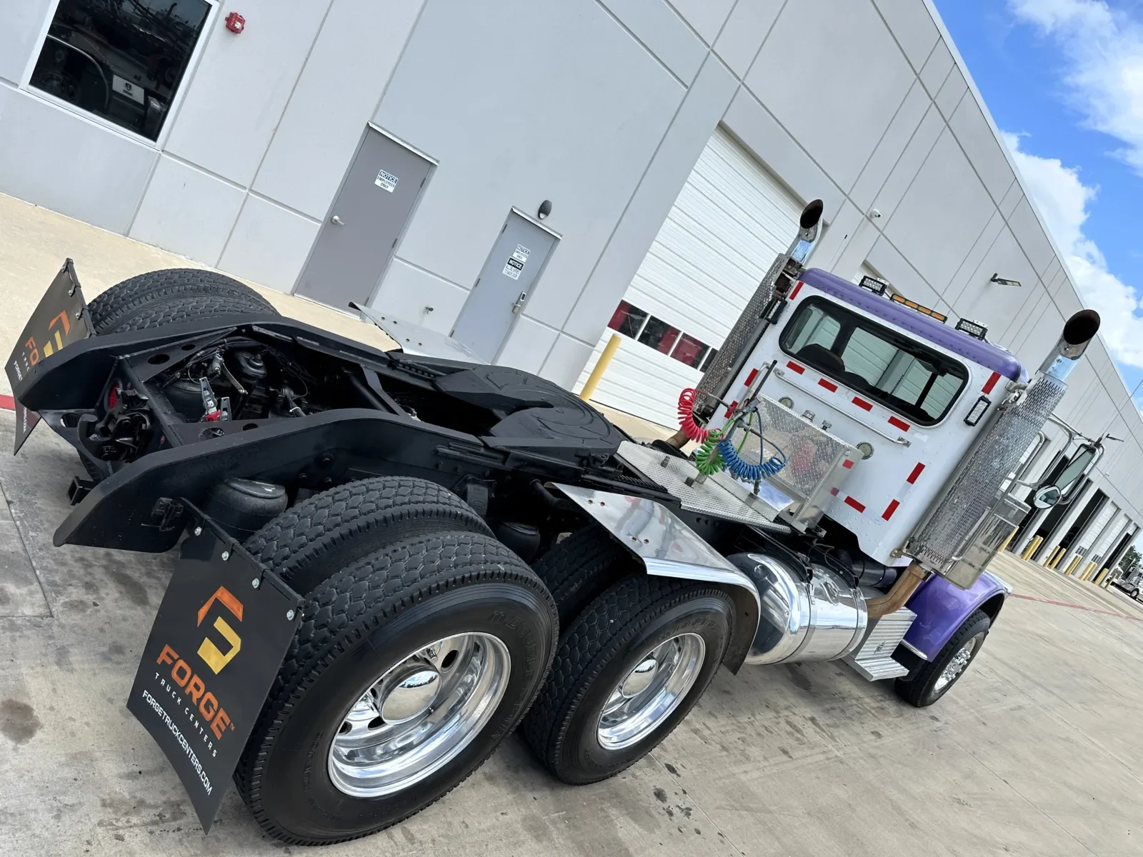 2008 Peterbilt 388 in Hutchins, TX — photo 11