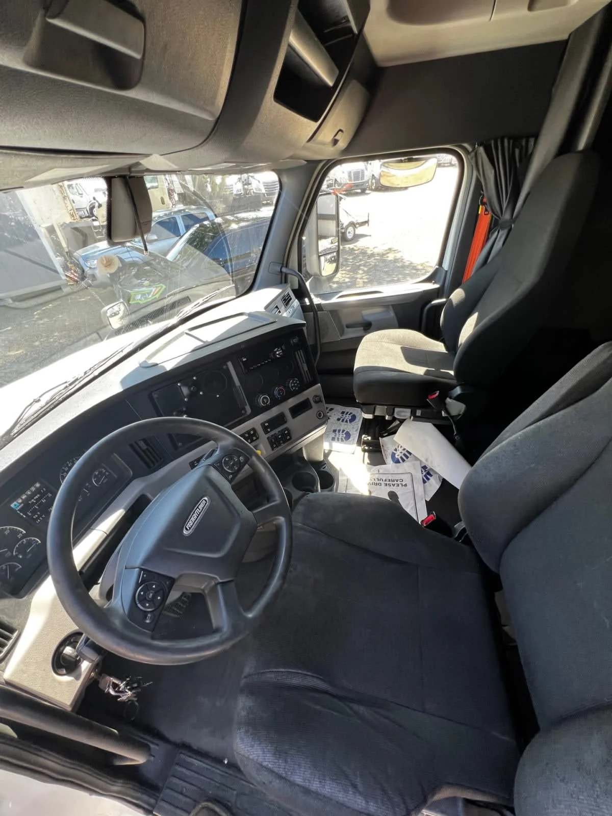 2020 Freightliner Cascadia in West Sacramento, CA — photo 7