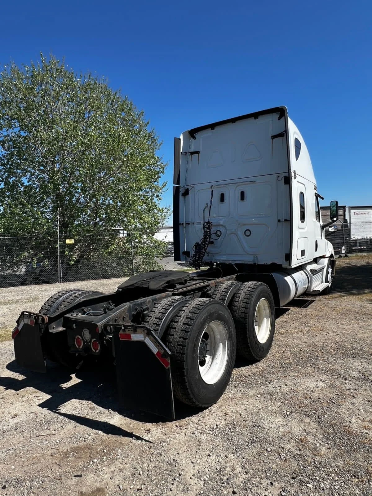 2020 Freightliner Cascadia - image 4