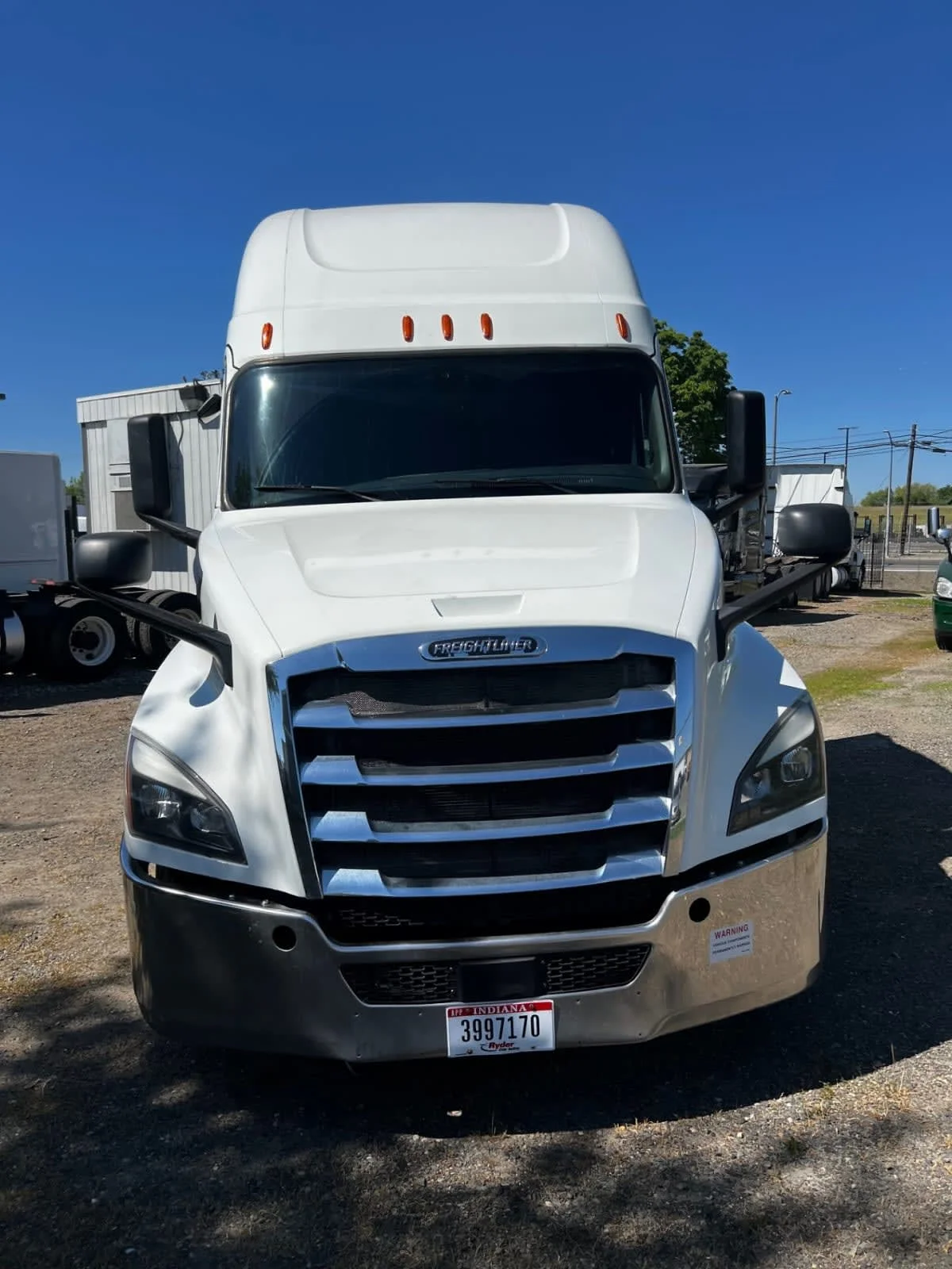 2020 Freightliner Cascadia - image 2