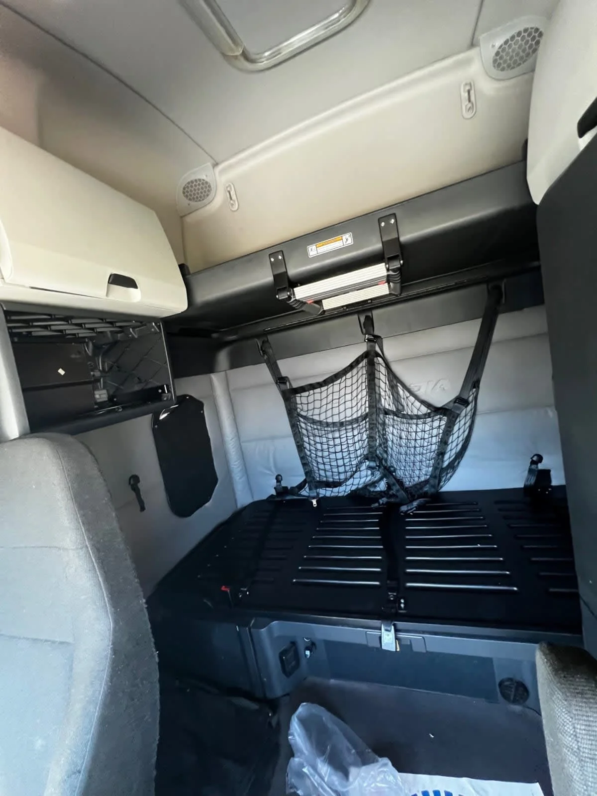 2020 Freightliner Cascadia in West Sacramento, CA — photo 8