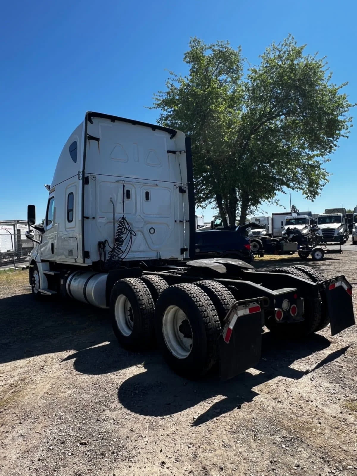2020 Freightliner Cascadia in West Sacramento, CA — photo 6