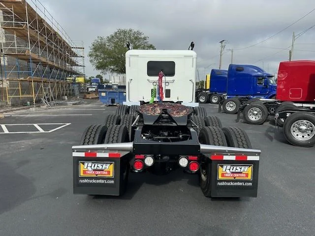 2027 Peterbilt 589 - image 5