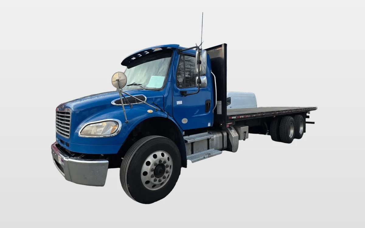 2019 Freightliner M2 106 - image 1