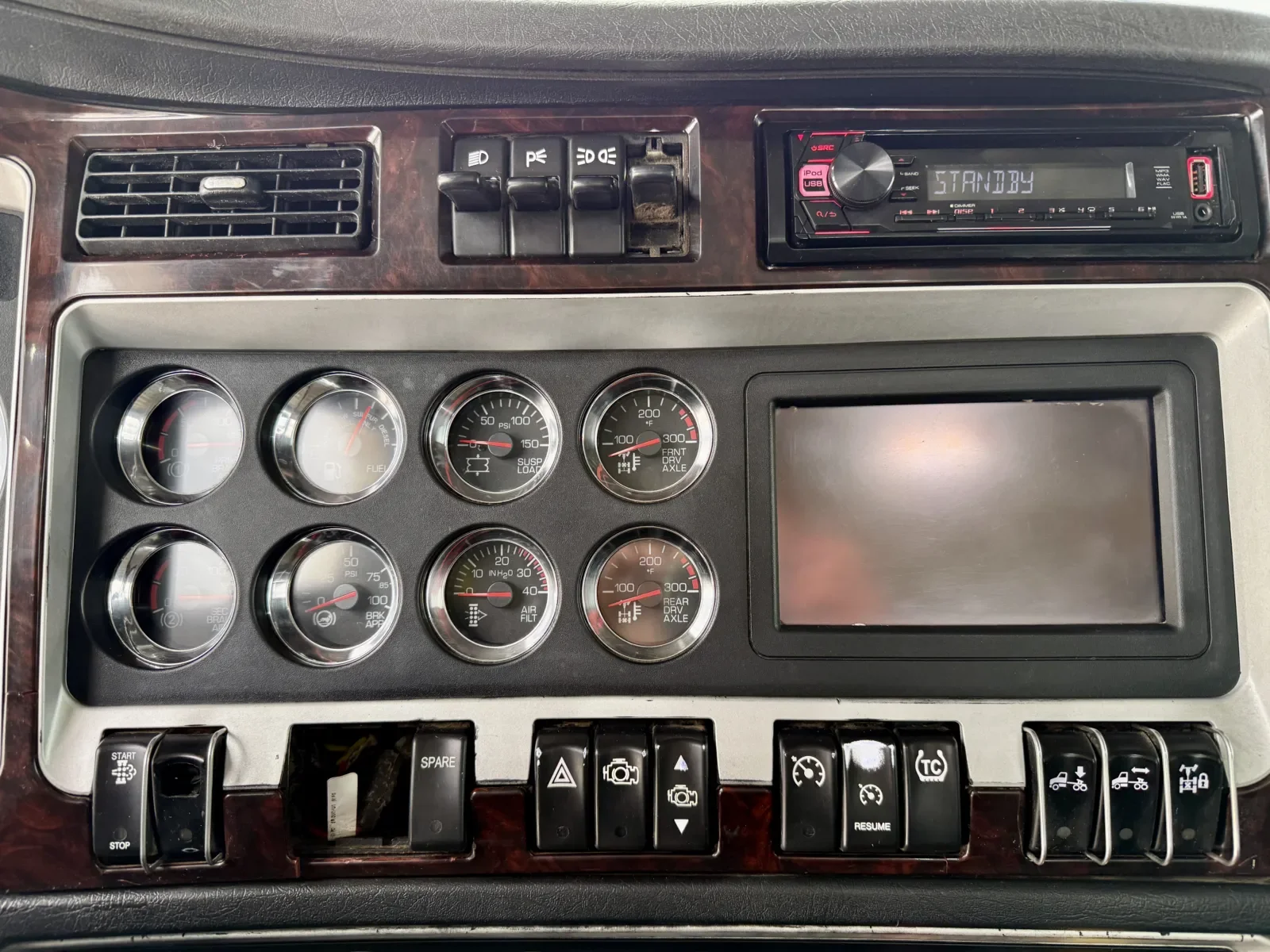 2019 Kenworth W900 - image 18