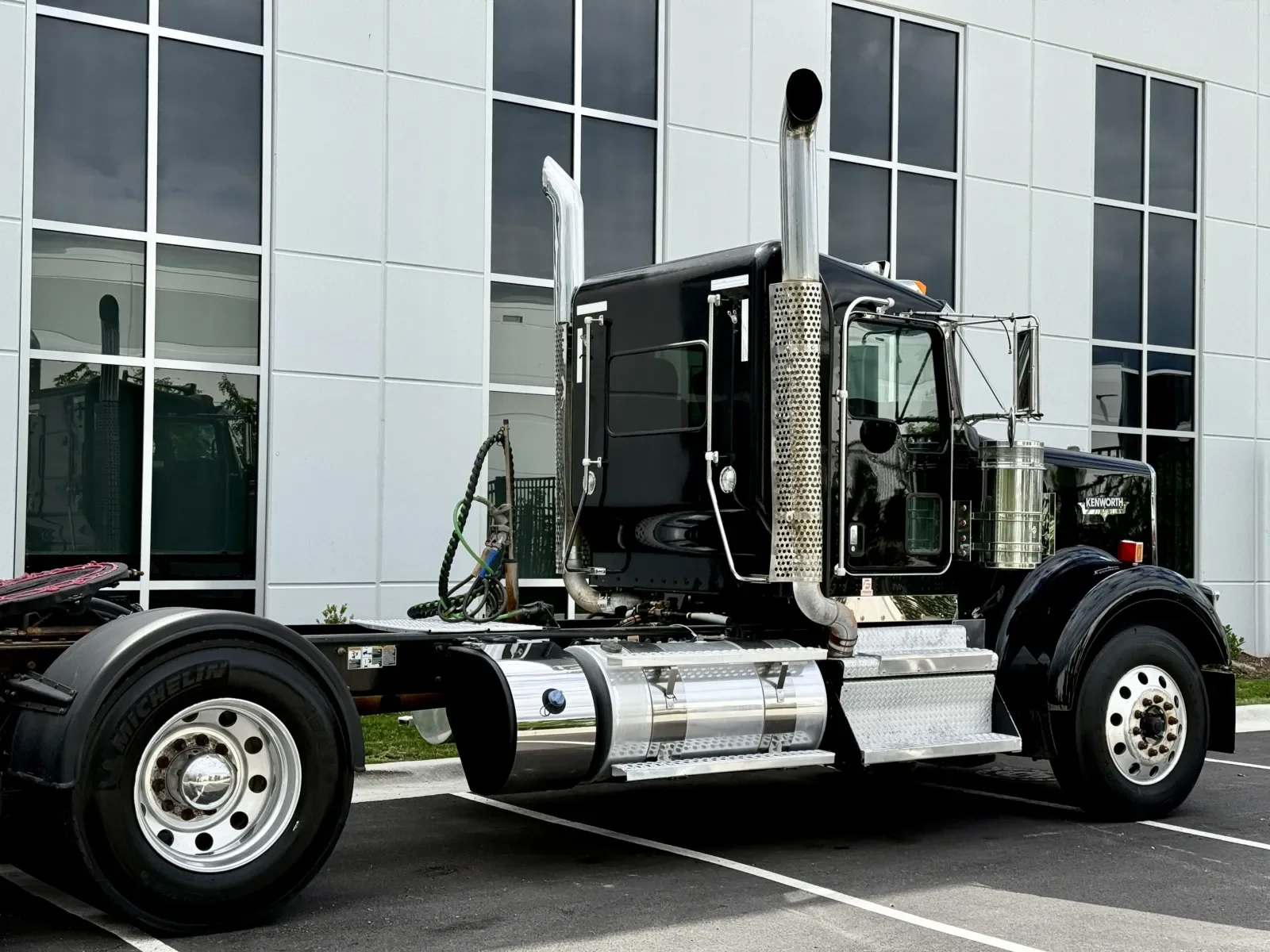2019 Kenworth W900 - image 7