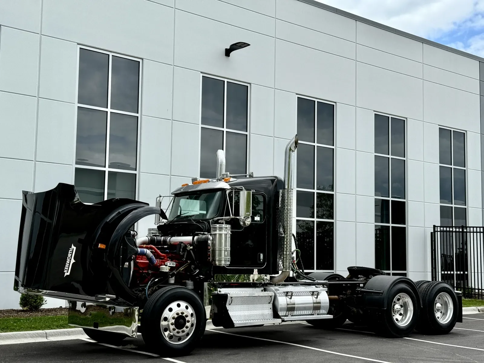2019 Kenworth W900 - image 10