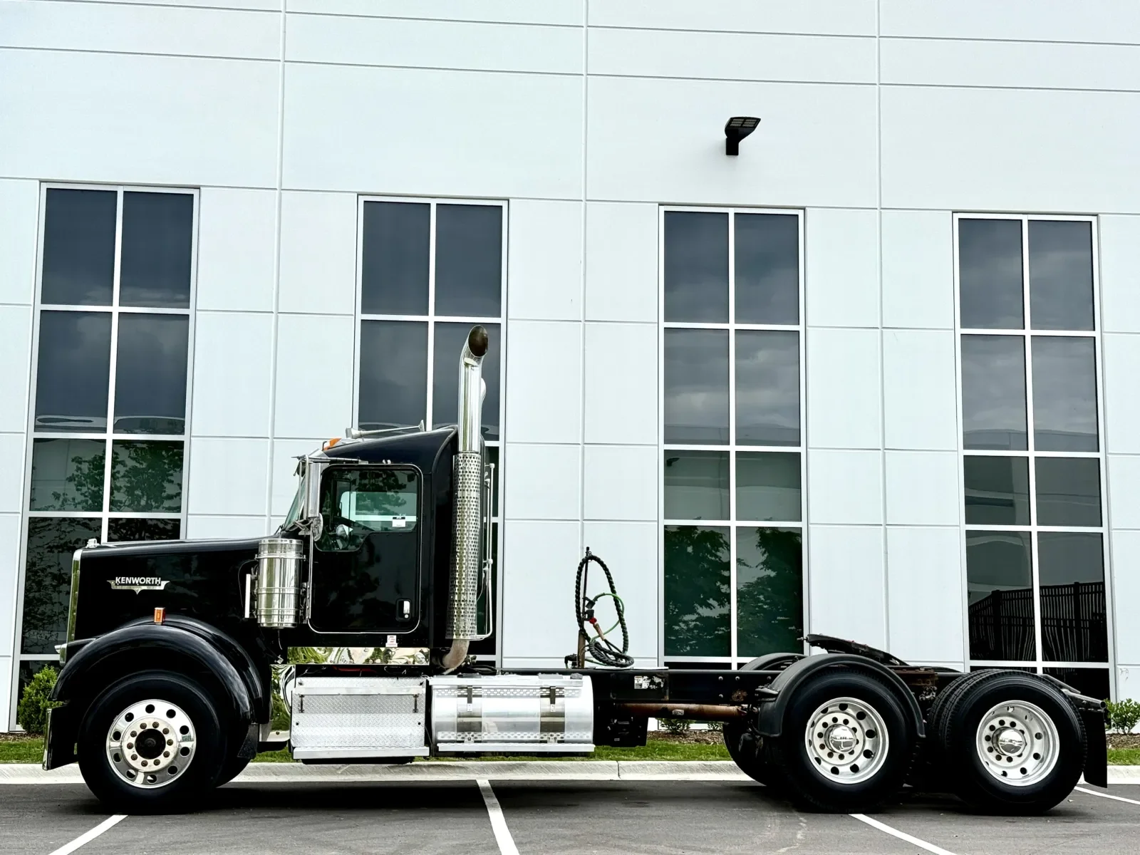 2019 Kenworth W900 - image 4