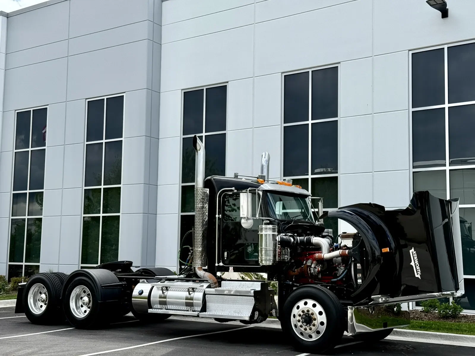2019 Kenworth W900 - image 9