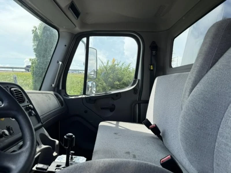 2019 Freightliner M2 106 in Walton, KY — photo 8