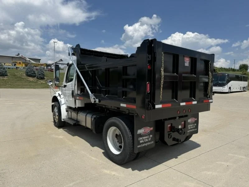 2019 Freightliner M2 106 in Walton, KY — photo 2