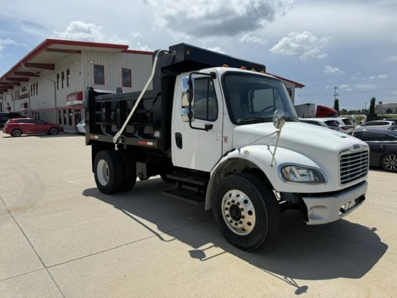 2019 Freightliner M2 106 in Walton, KY — photo 4