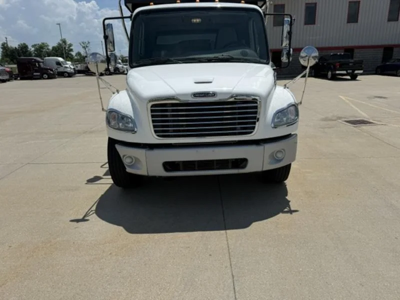 2019 Freightliner M2 106 in Walton, KY — photo 6