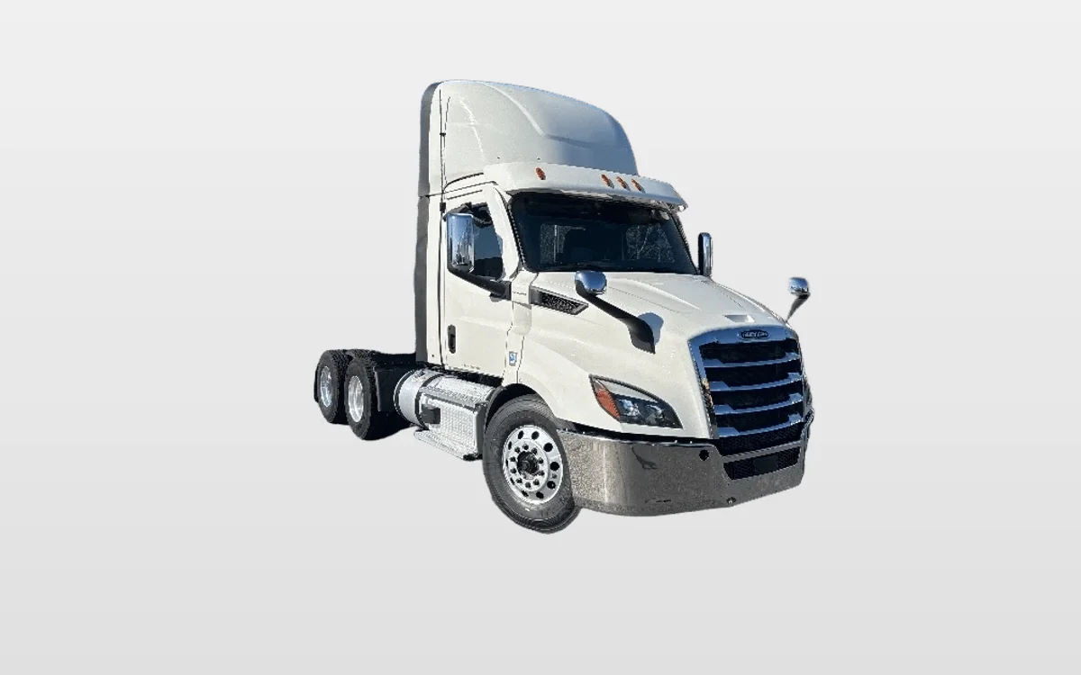2021 Freightliner Cascadia - image 1