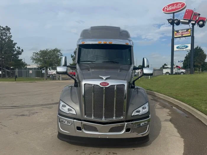 2026 Peterbilt 579 - image 8