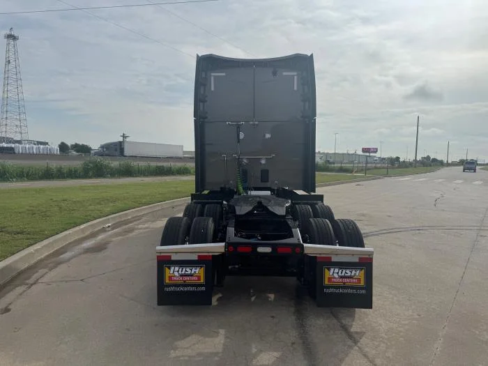 2026 Peterbilt 579 - image 9