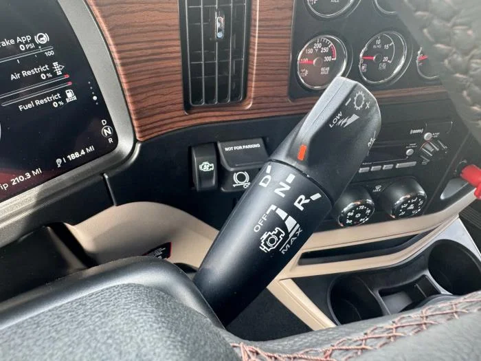 2026 Peterbilt 579 - image 19