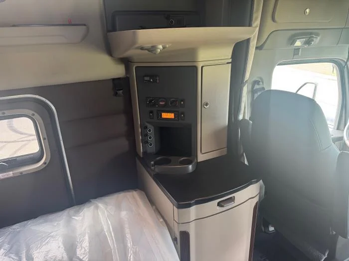 2026 Peterbilt 579 - image 25