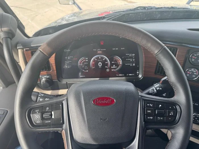 2026 Peterbilt 579 - image 15