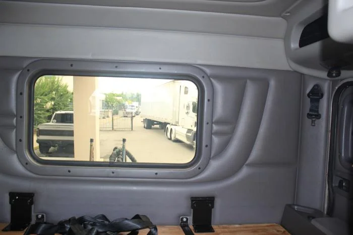 2023 Peterbilt 389 — photo 15