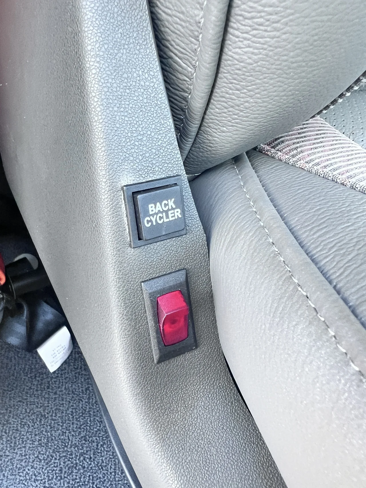 2025 Volvo VNL 860 in Gainesville, VA — photo 22