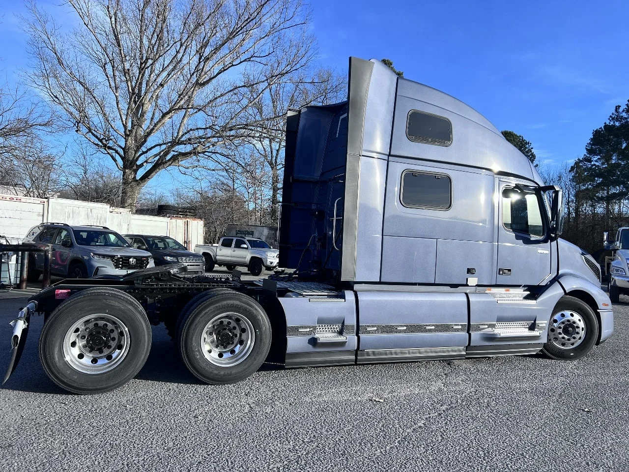 2025 Volvo VNL 860 in Gainesville, VA — photo 5