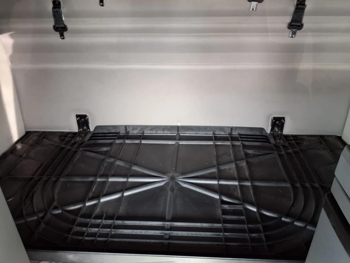 2020 Volvo VNR 640 - image 8