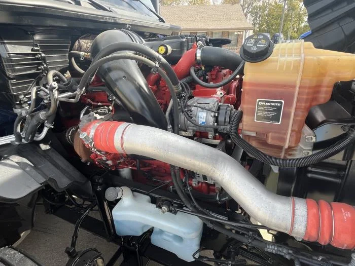 2022 International LT - image 9