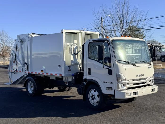 2024 Isuzu NRR - image 8