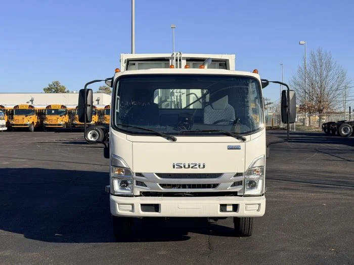 2024 Isuzu NRR - image 10