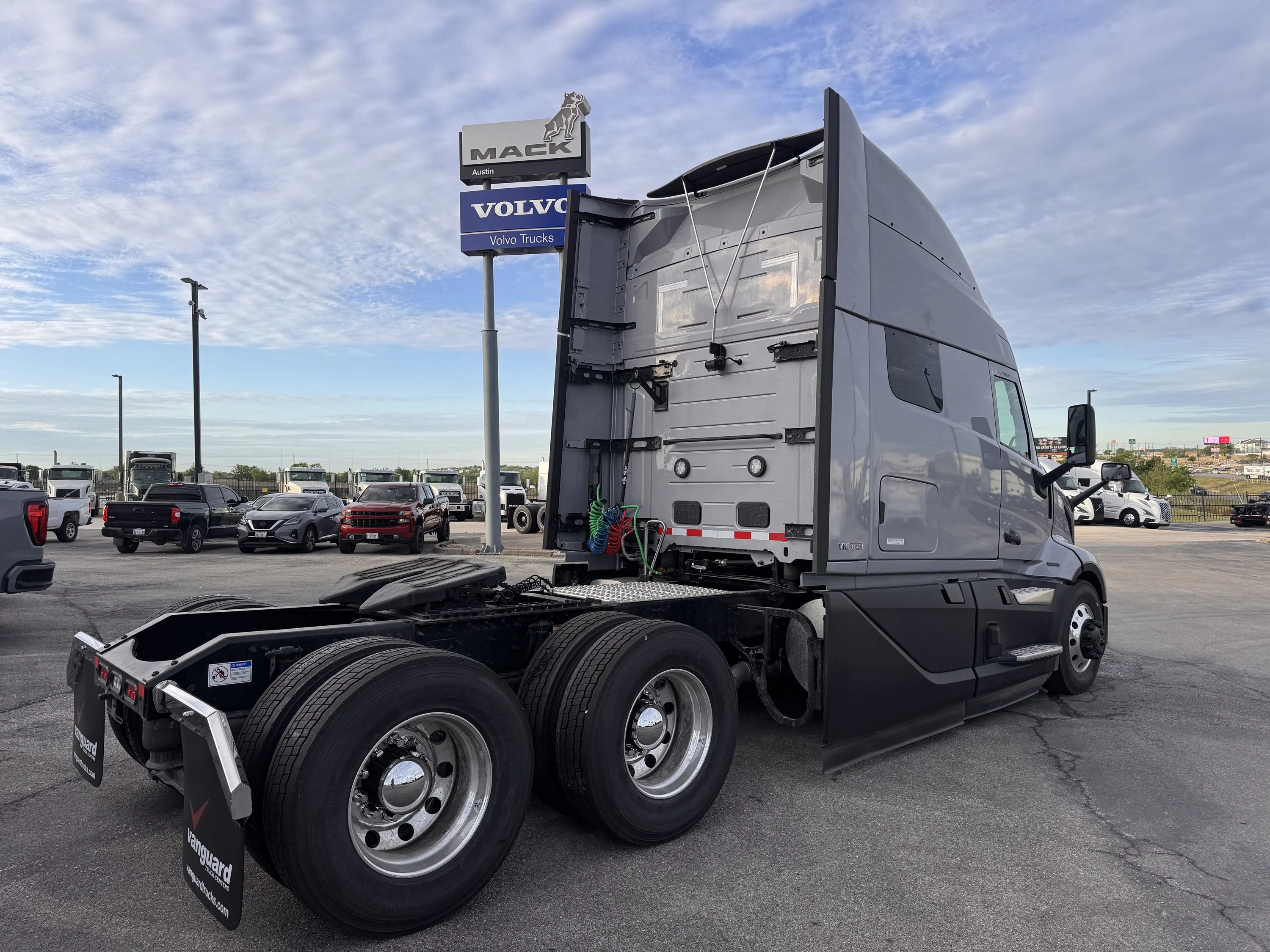 2026 Volvo in AUSTIN, TX — photo 4