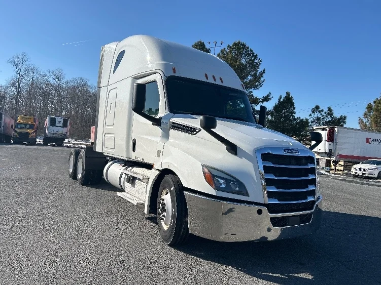 2020 Freightliner Cascadia in Fredericksburg, VA