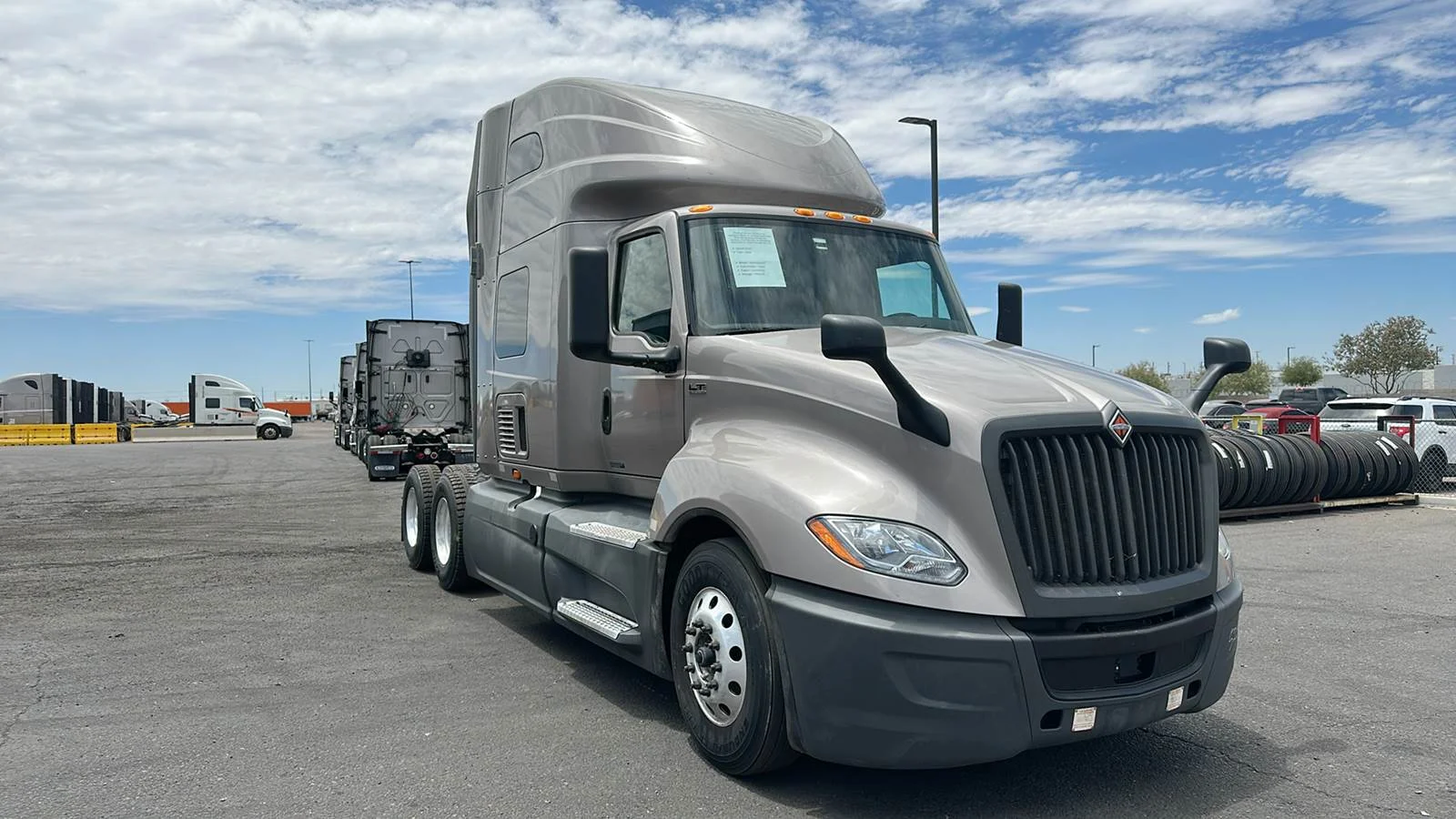 2022 International LT in Phoenix, AZ