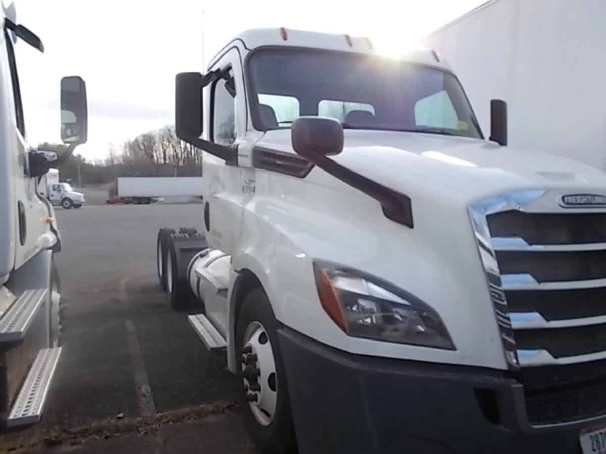 2020 Freightliner Cascadia in Ashland, VA — photo 3