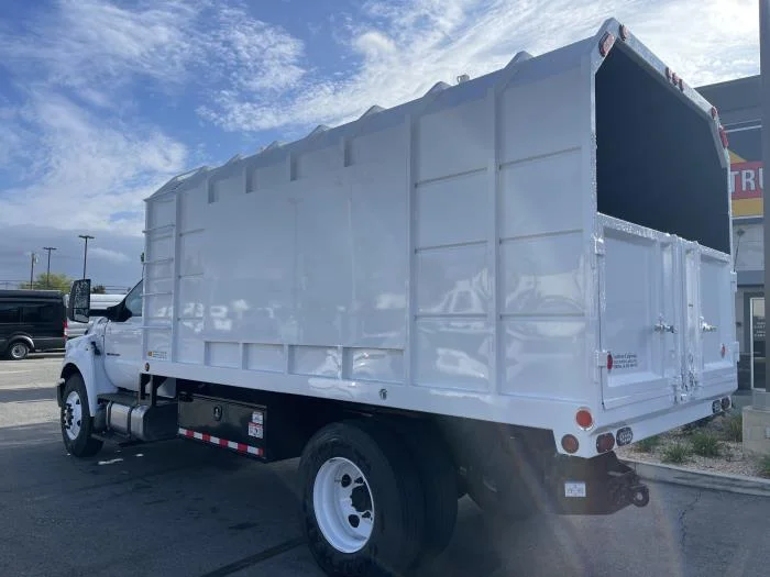 2027 Ford F-650 — photo 3