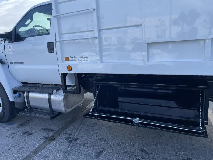 2027 Ford F-650 — photo 12
