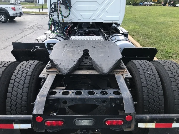 2020 International LT - image 6