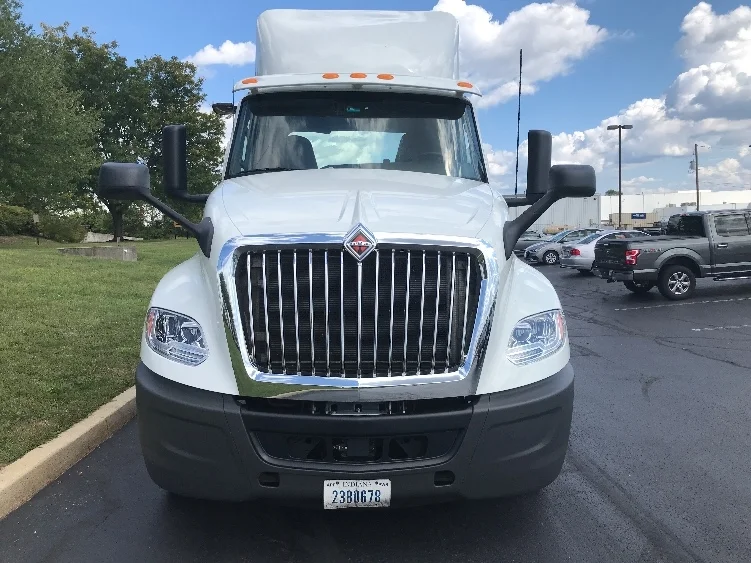 2020 International LT - image 2