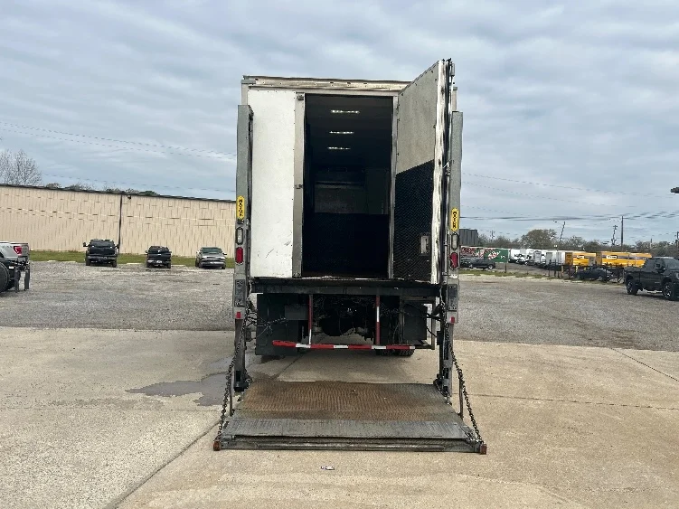 2019 Freightliner M2 106 in Hueytown, AL — photo 9