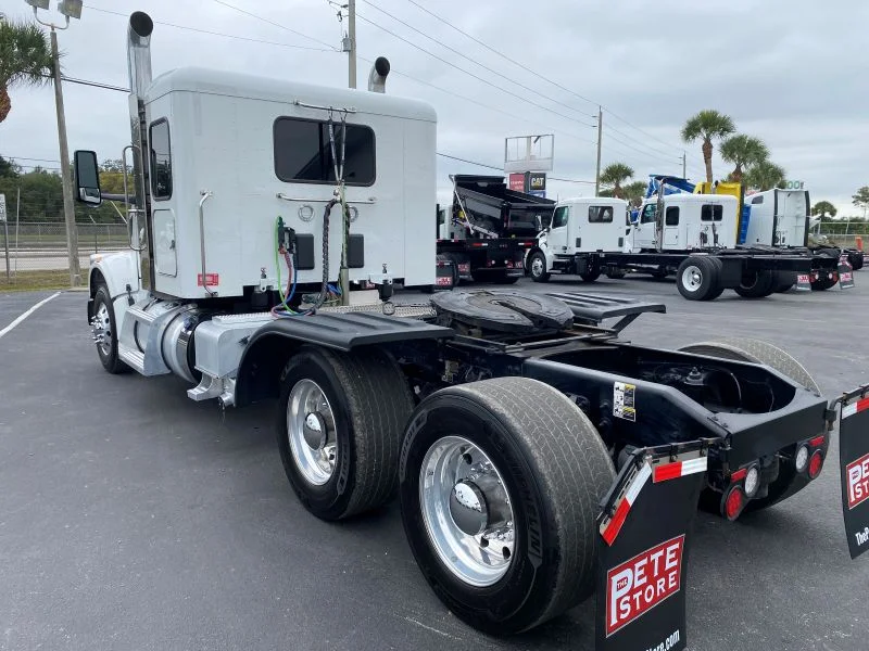 2025 Peterbilt 567 - image 14