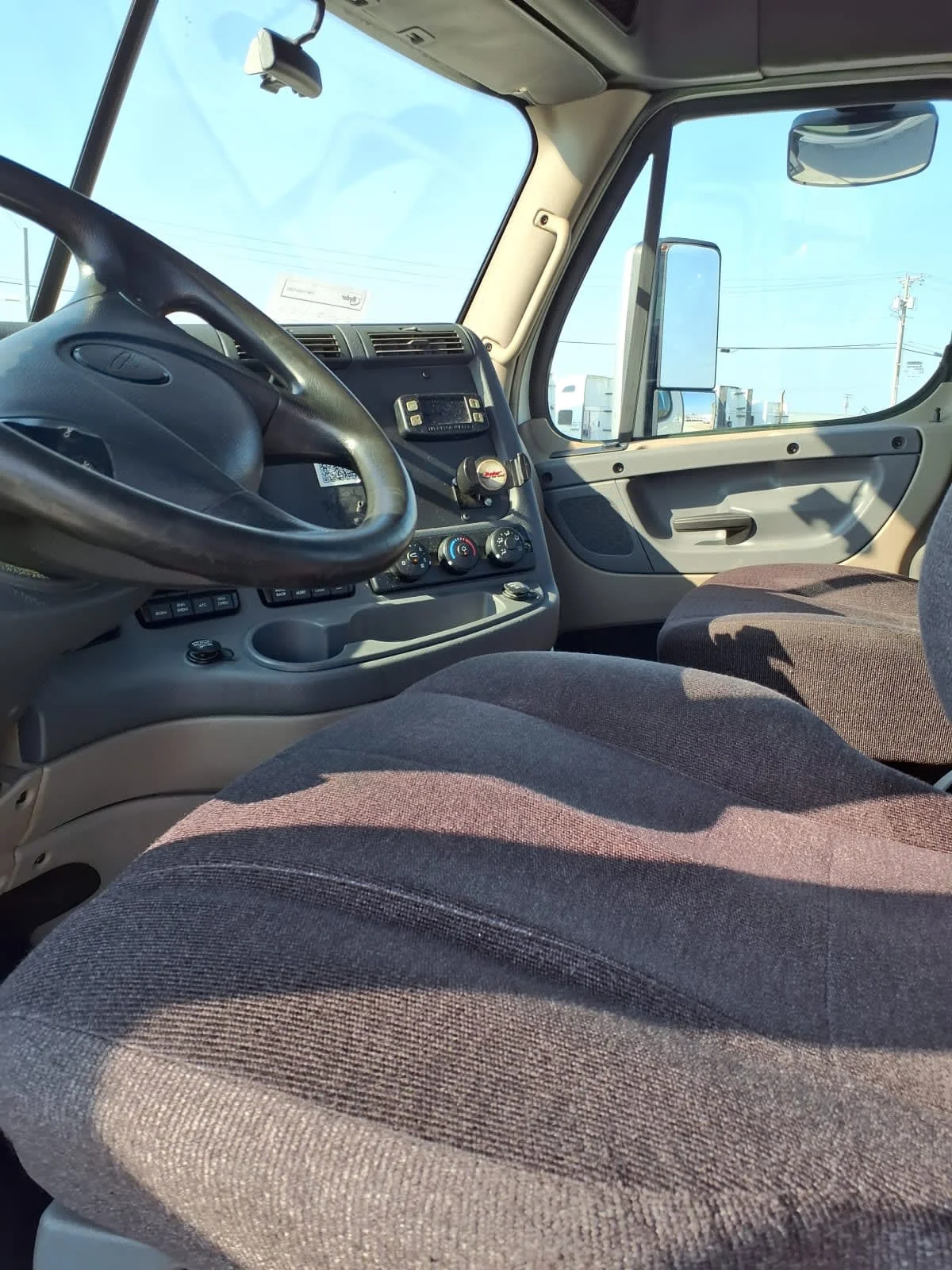 2019 Freightliner Cascadia in Fort Worth, TX — photo 7