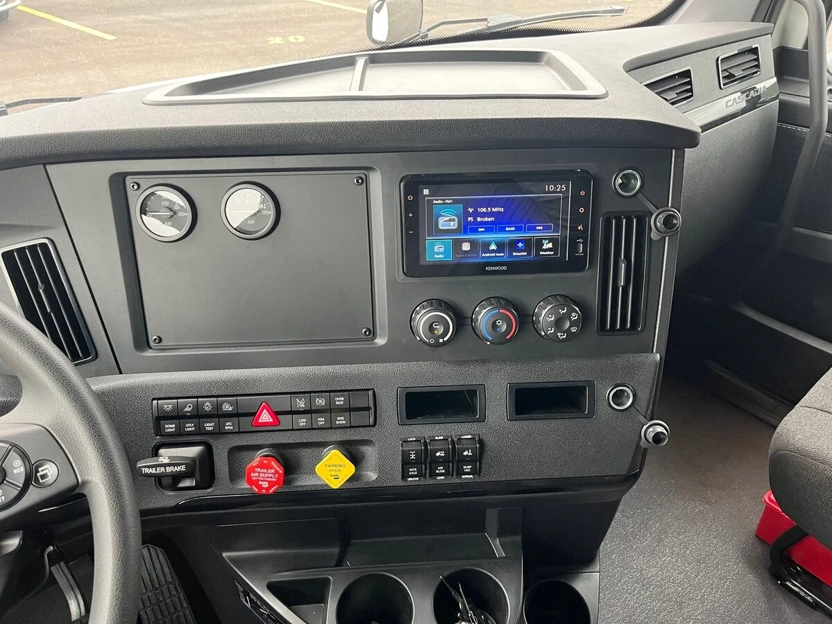 2027 Freightliner Cascadia - image 11