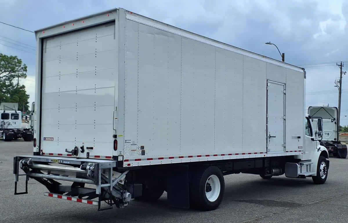 2022 Freightliner M2 106 in Memphis, TN — photo 4